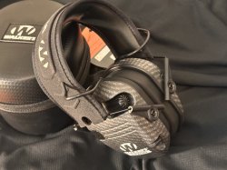 画像1: ウォルカーシューティング用イヤマフ　カーボン　新品