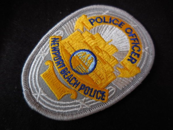 画像1: ニューポートビーチ市警察カリフォルニア　実物バッジパッチ　オフィサー (1)