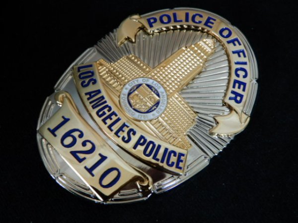 画像1: ロサンゼルス市警察レプリカバッジ　オフィサー (1)