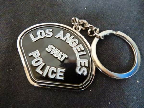 画像1: ロサンゼルス市警察ＳＷＡＴキーホルダー (1)